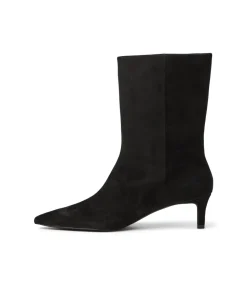 Pointed Toe Suede Booties